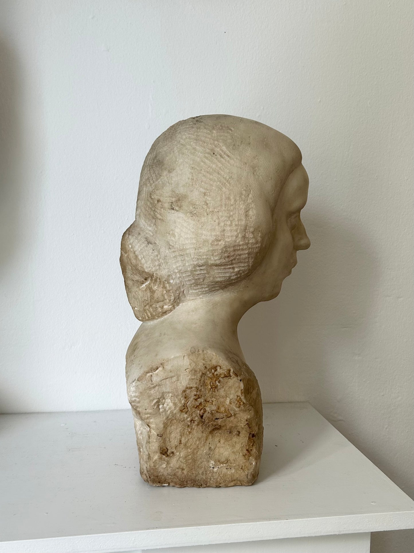 Portrait bust of a lady. Ca. 1900