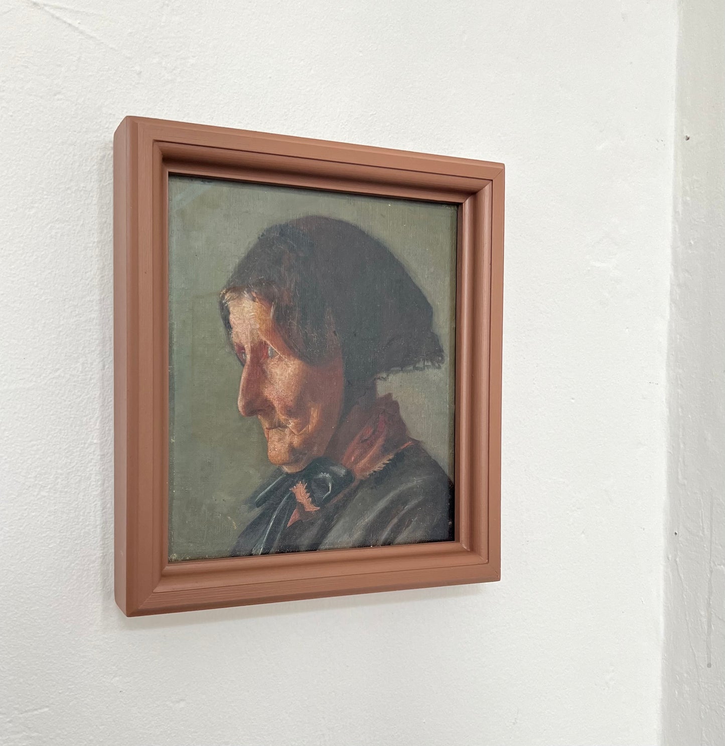 Elise Konstantin-Hansen. “En gammel bondekone”