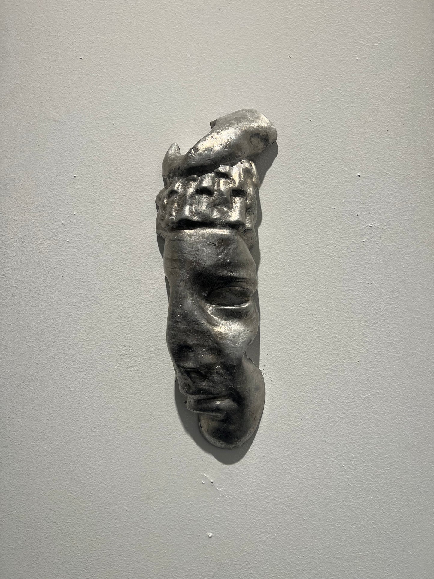 Marie Kølbæk Iversen. “O(gibbous)”