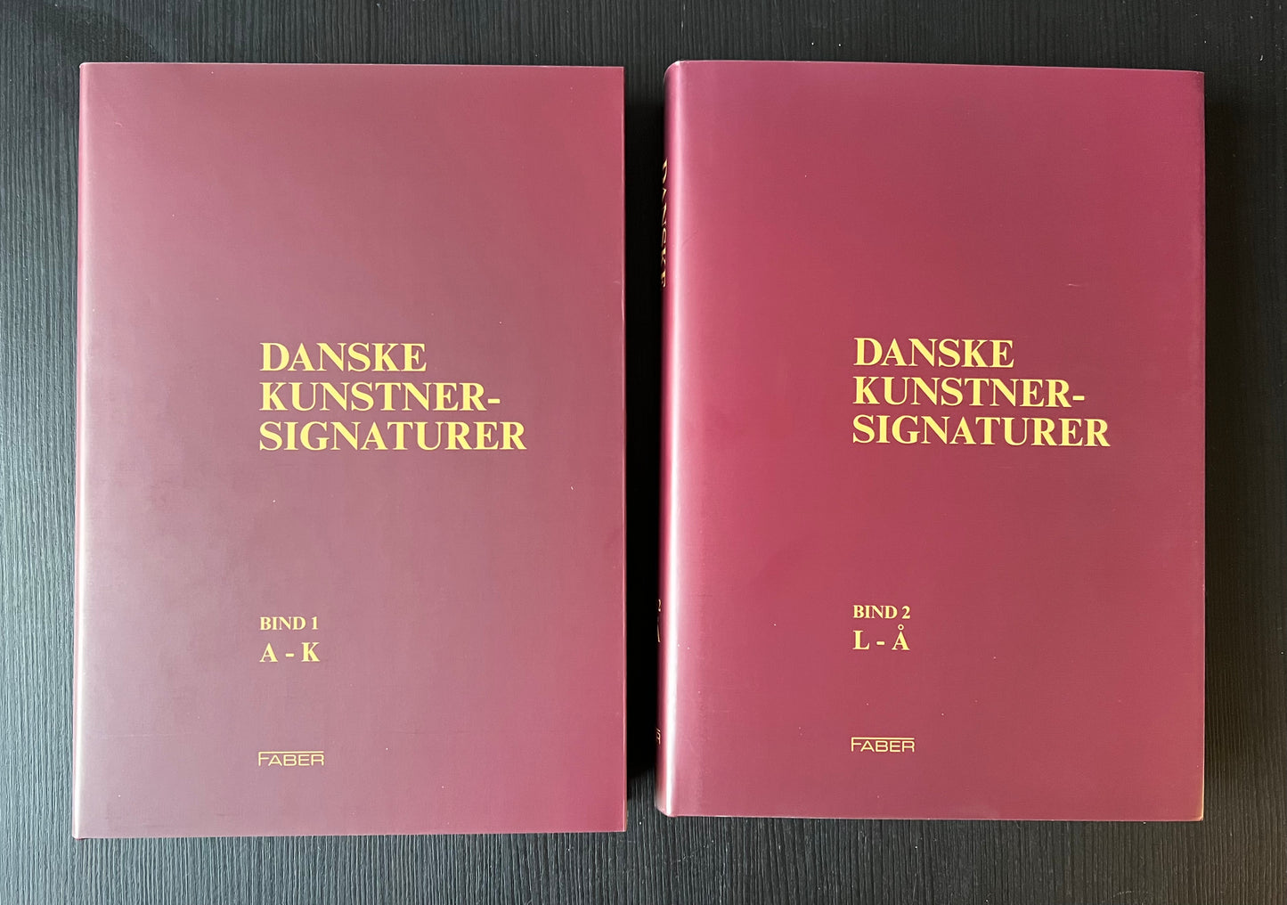 Ole Faber. “Danske kunstnersignaturer”, 2019