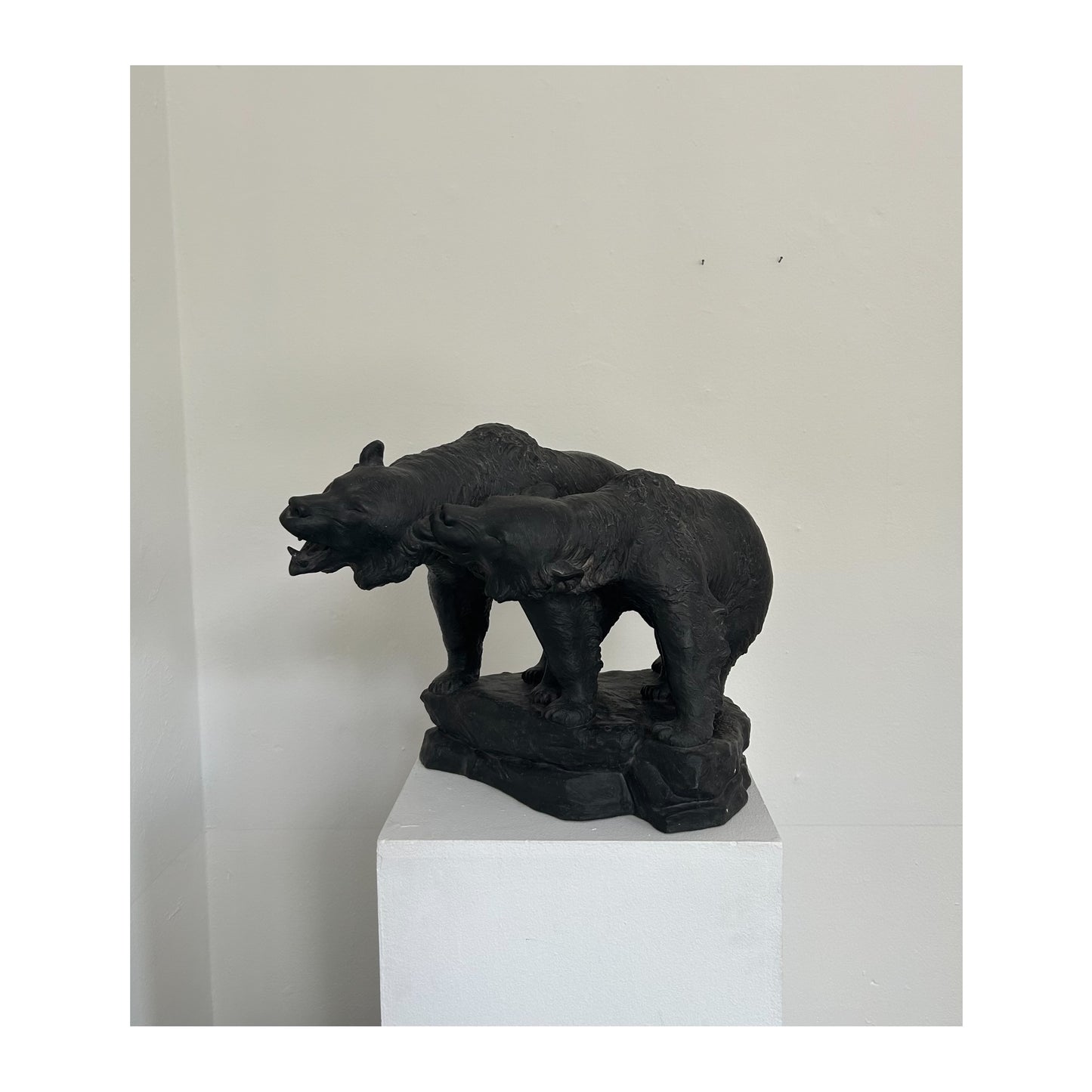 Carl J. Bonnesen. Playing bears, sculpture