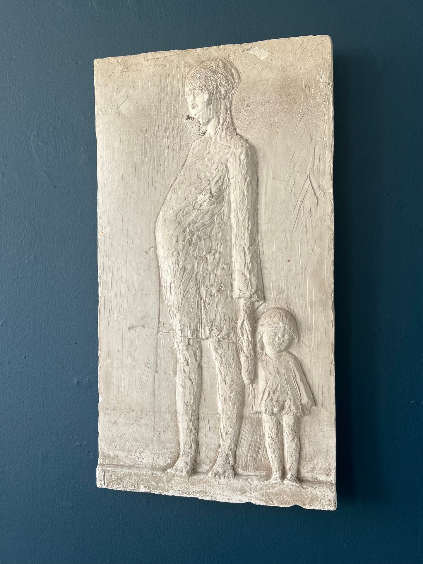 Hanne Varming. Pregnant mother with child