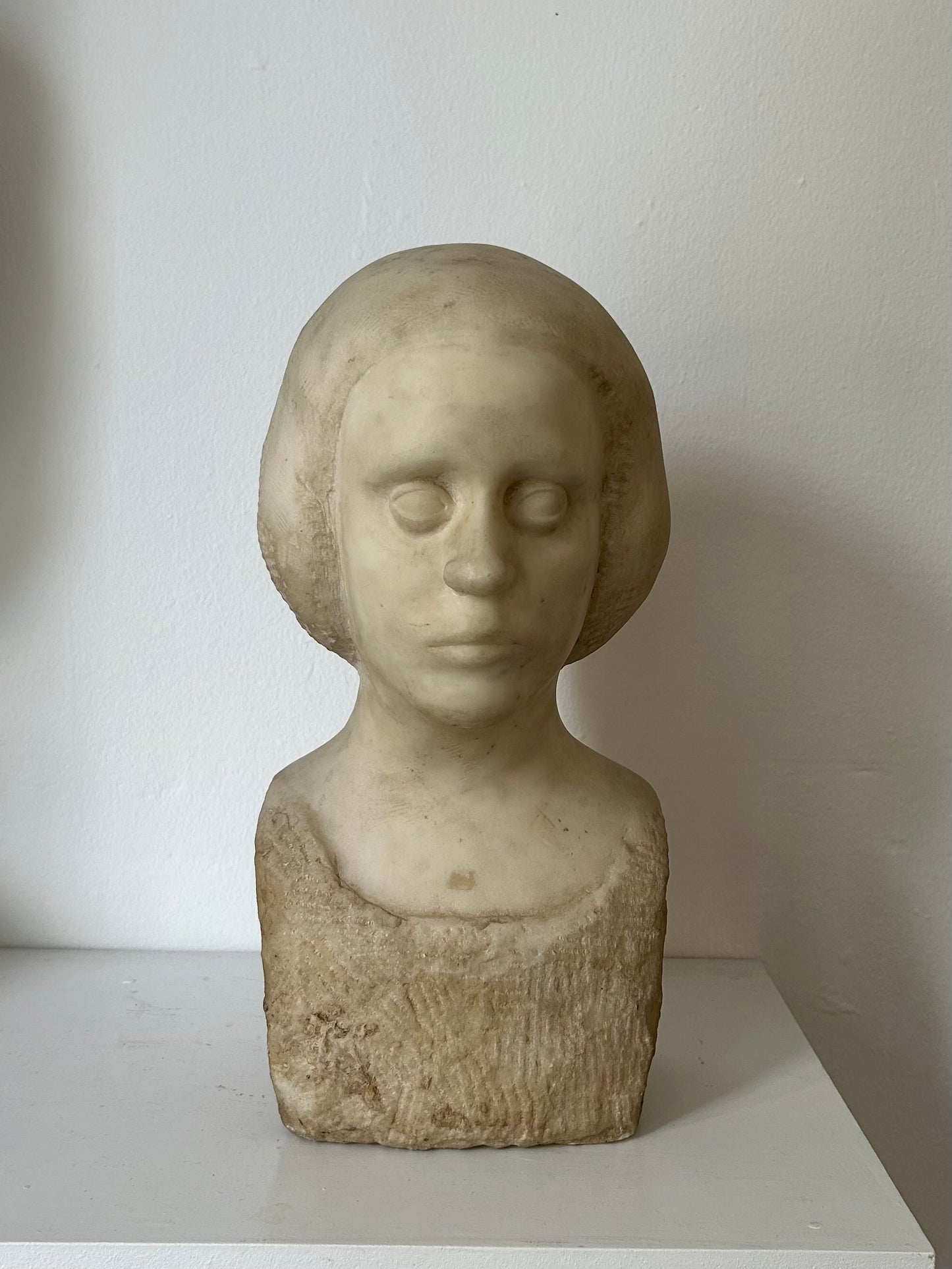 Portrait bust of a lady. Ca. 1900