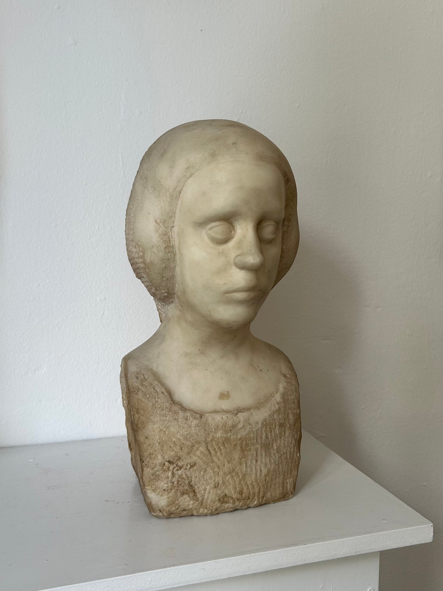 Portrait bust of a lady. Ca. 1900