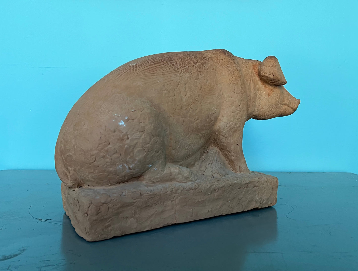 Aage Bruun-Jespersen. A pig