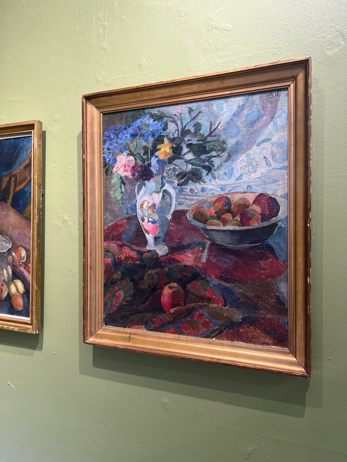 Bizzie Høyer. Nature morte with flowers and apples, 1915