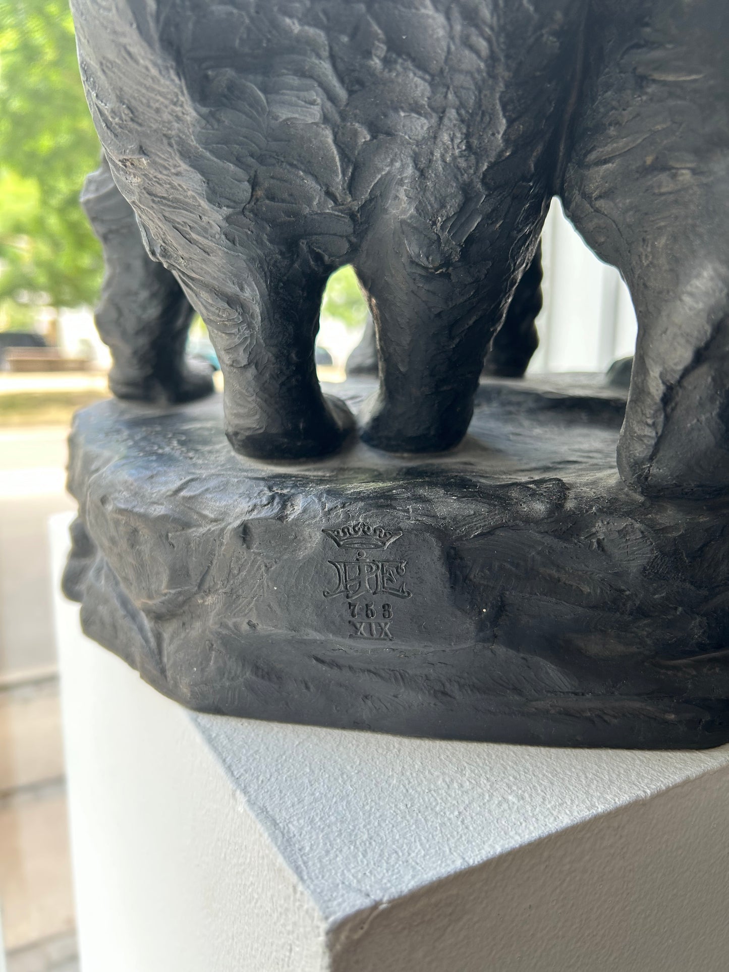 Carl J. Bonnesen. Playing bears, sculpture
