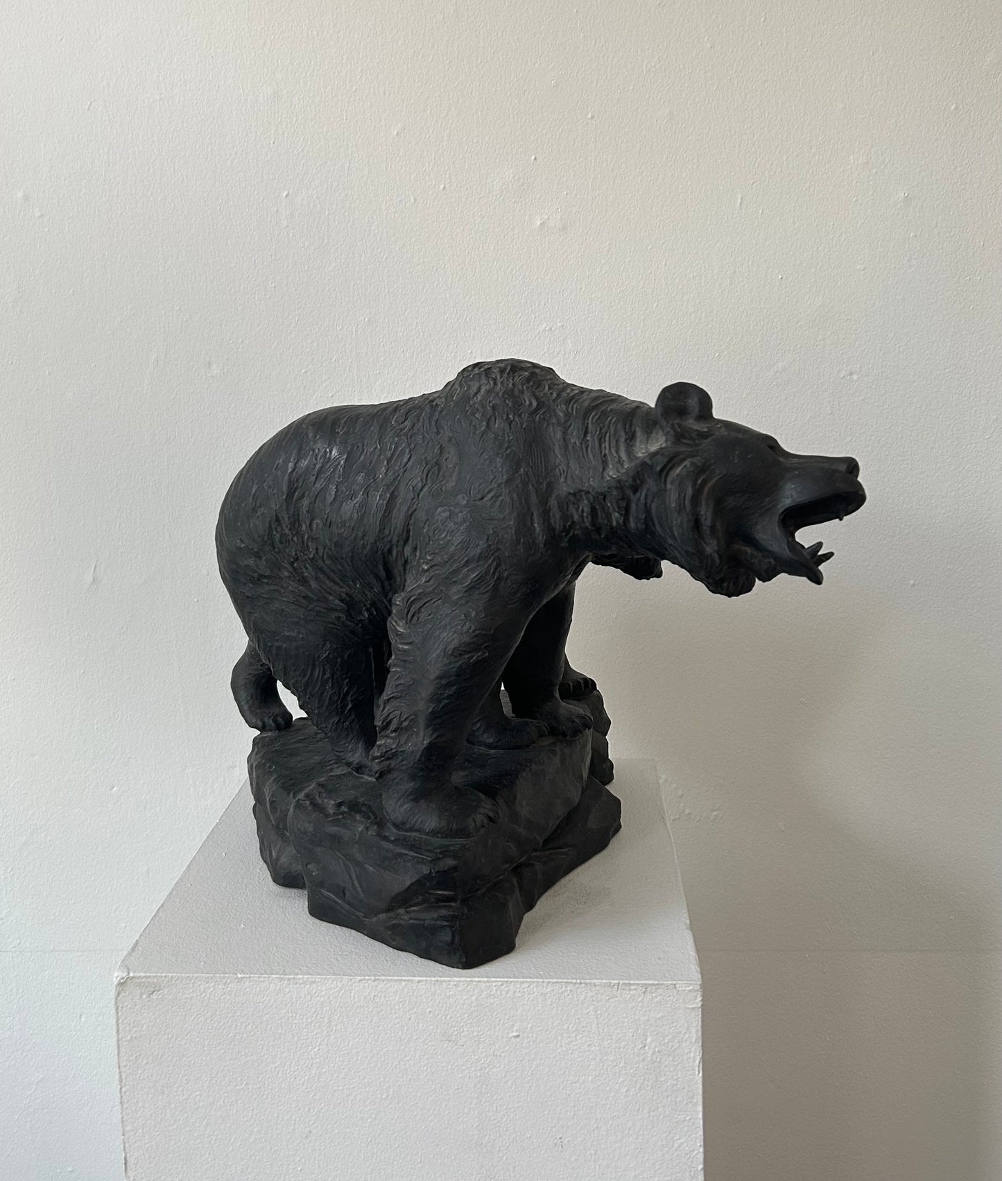 Carl J. Bonnesen. Playing bears, sculpture