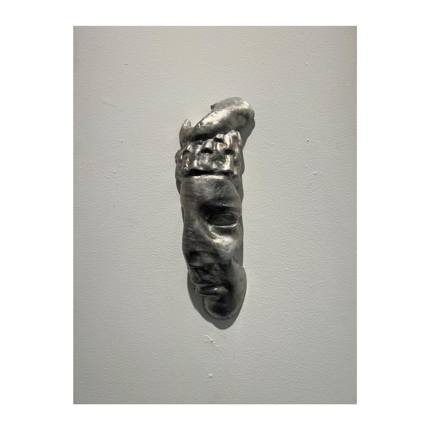 Marie Kølbæk Iversen. “O(gibbous)”