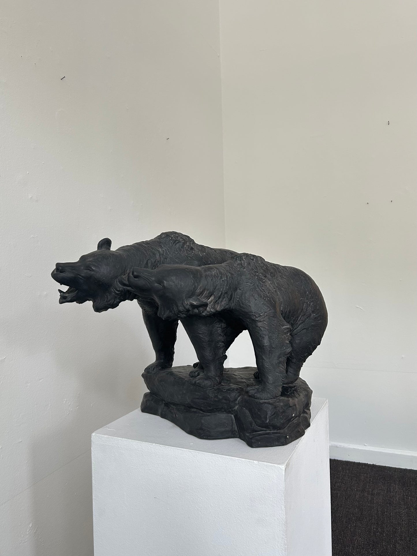 Carl J. Bonnesen. Playing bears, sculpture